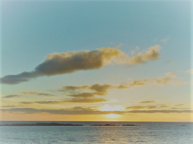 Mitternachtssonne bei Reykjavik, Island