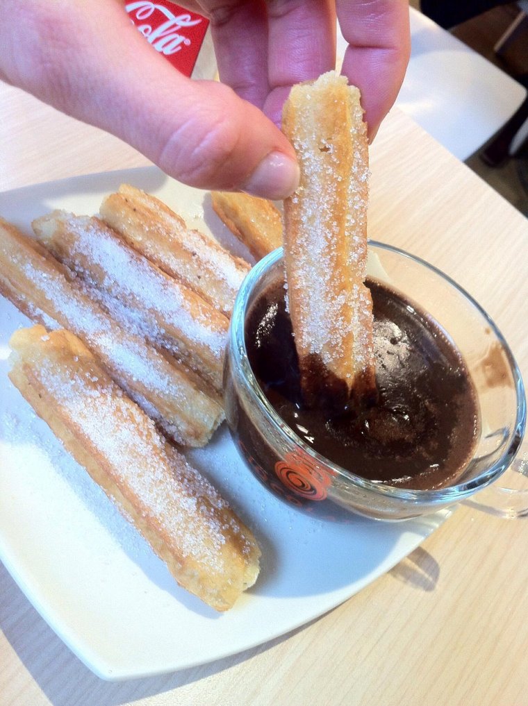Churros con chocolate caliente